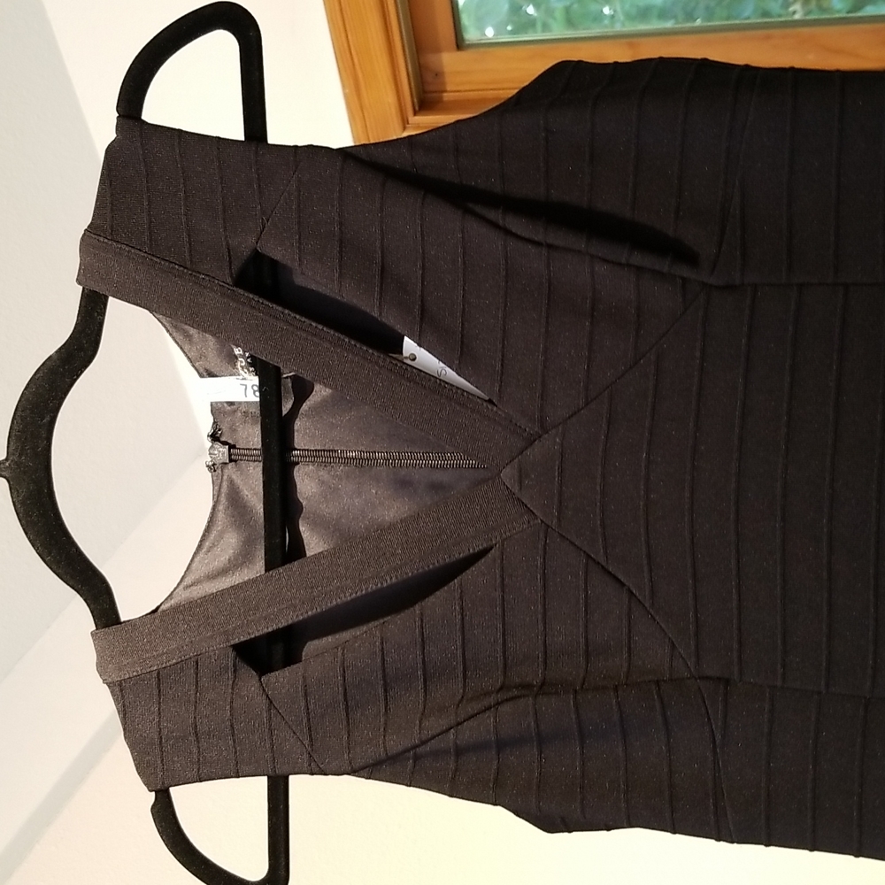 EUC GUESS Black Size 6 bodycon dress - Picture 3 of 7
